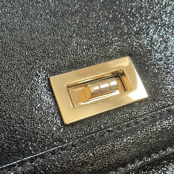 Danier leather clutch - Picture 7 of 7